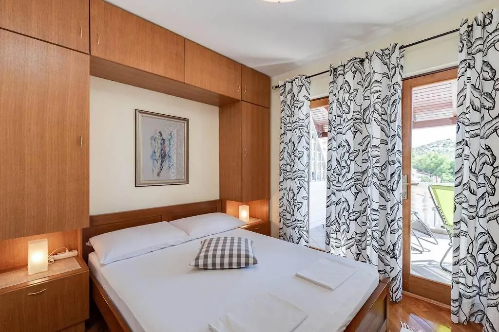 Apartment Fijan Drage 0*,